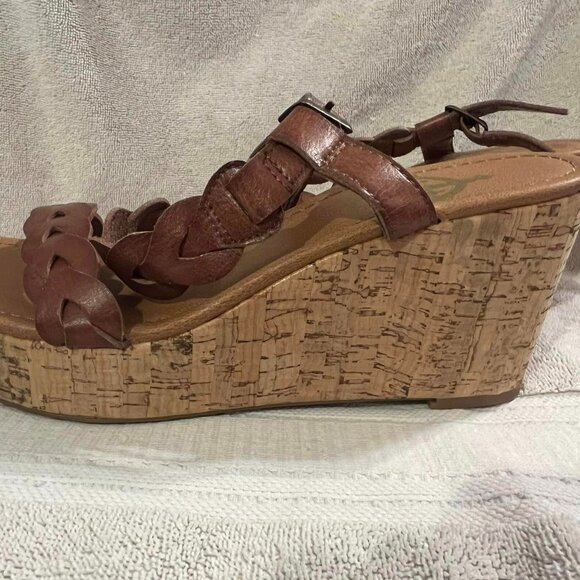 Size 8M - Crown Vintage - Brown Wedge Sandals - Picture 3 of 5